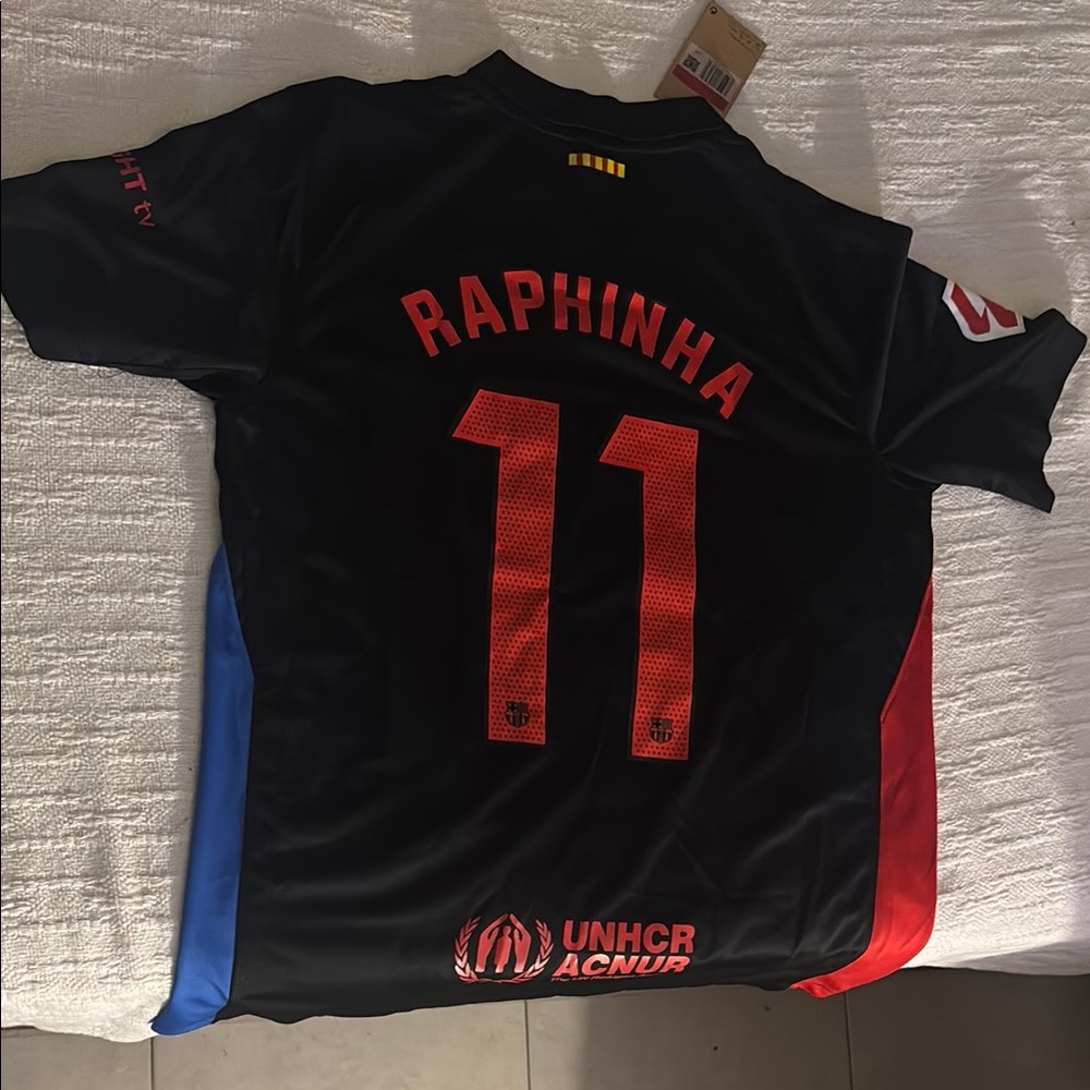 Raphinha Barcelona away jersey
